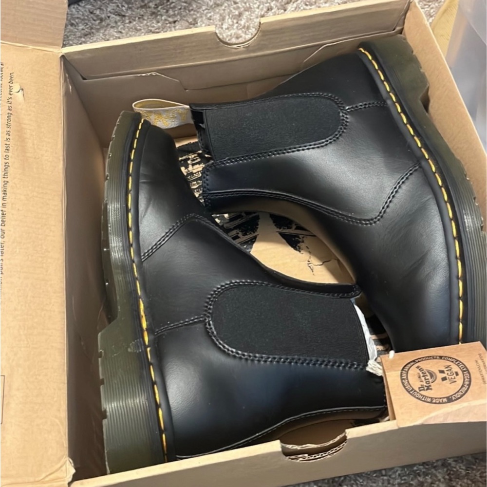 Dr Martens Chelsea Boot 2976
